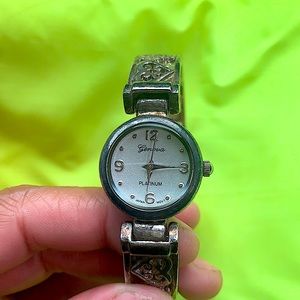 Vintage Geneva ladies,watch vintage‎ style.